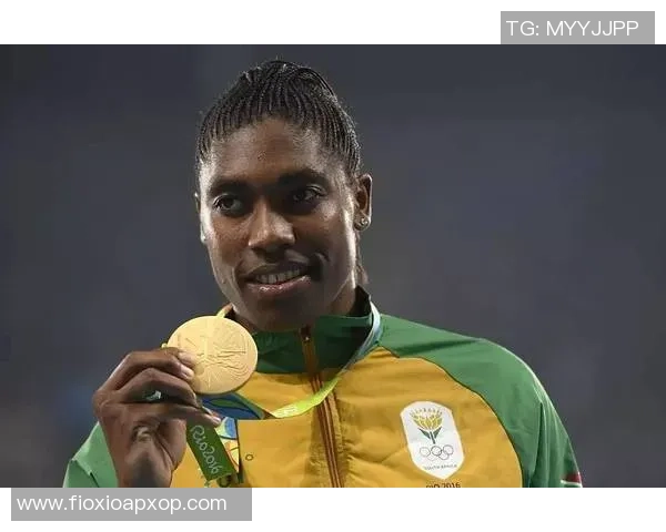 北京羽毛球队在钻石联赛中以70分稳居积分榜首位展现强劲实力