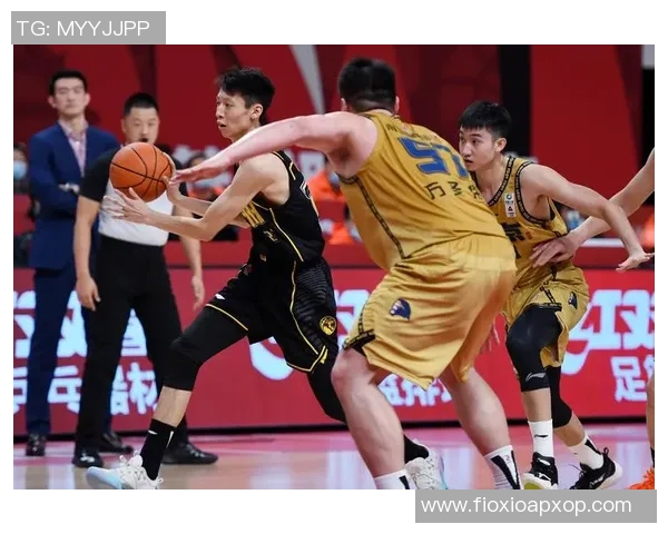 南京篮球队与广州篮球队赛后复盘探讨团队协作的关键因素与表现分析