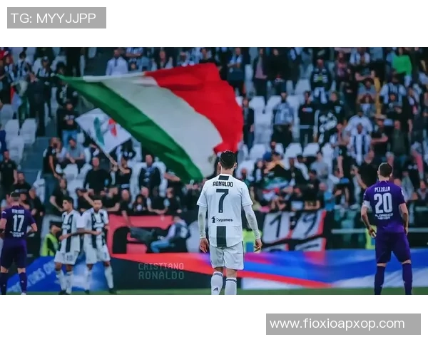 足球巨星C罗的传奇人生与不屈精神探讨 足球巨星C罗的传奇人生与不屈精神探讨